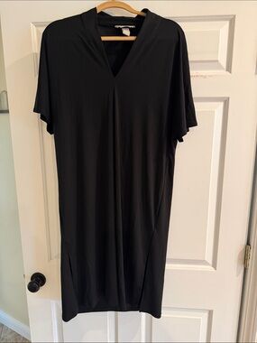 H&M Black V-Neck Short Sleeve Dress